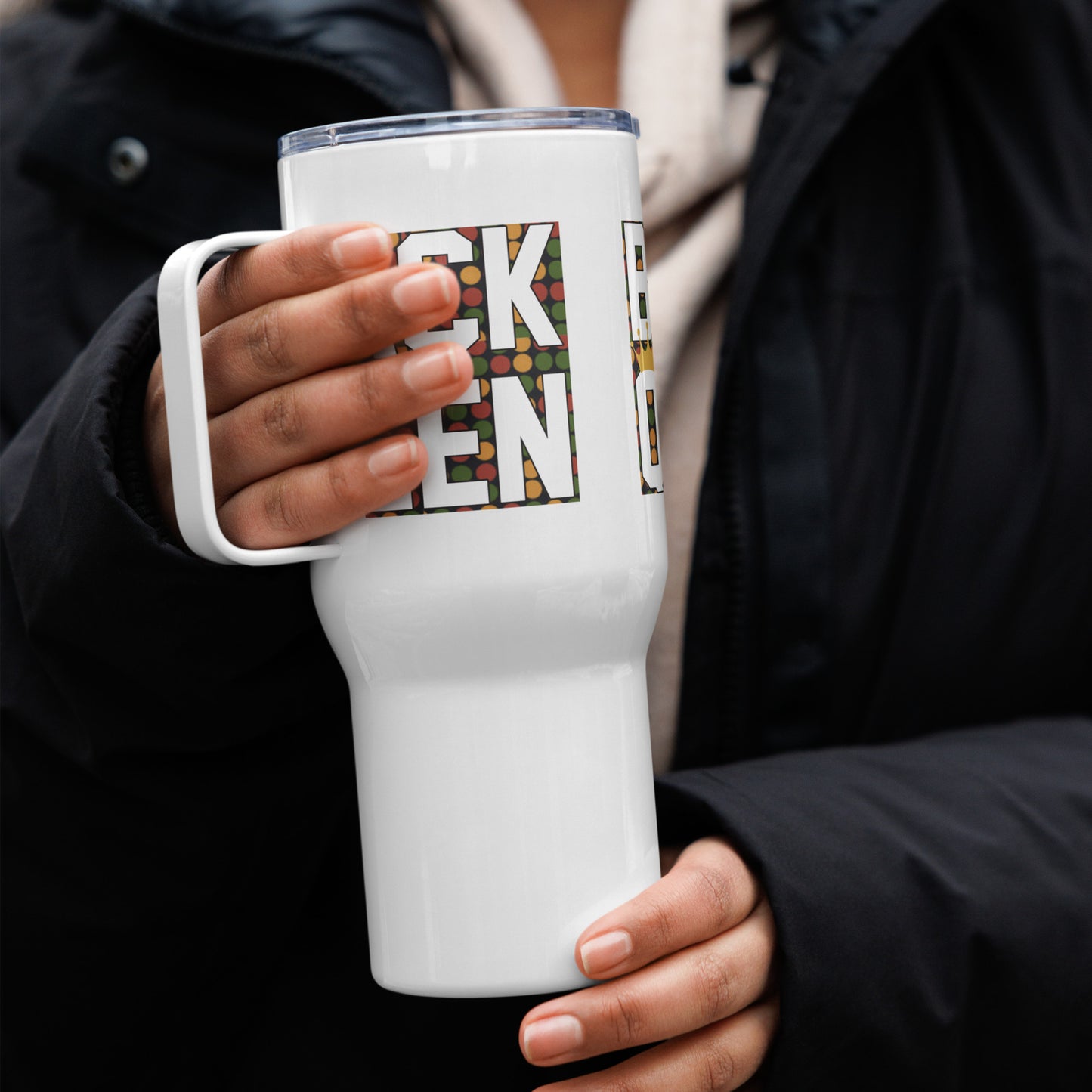 Travel mug with a handle